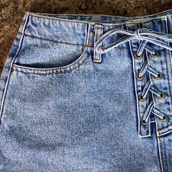 MODA INTL Vintage Y2K Lace Up Tie Side Zipper 100% Cotton Denim Shorts Size 27 - Picture 3 of 14
